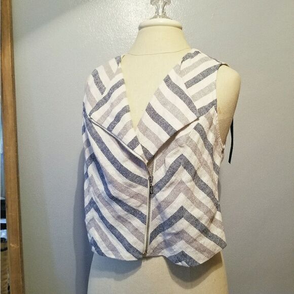 Chico's Zip Vest - Picture 8 of 16